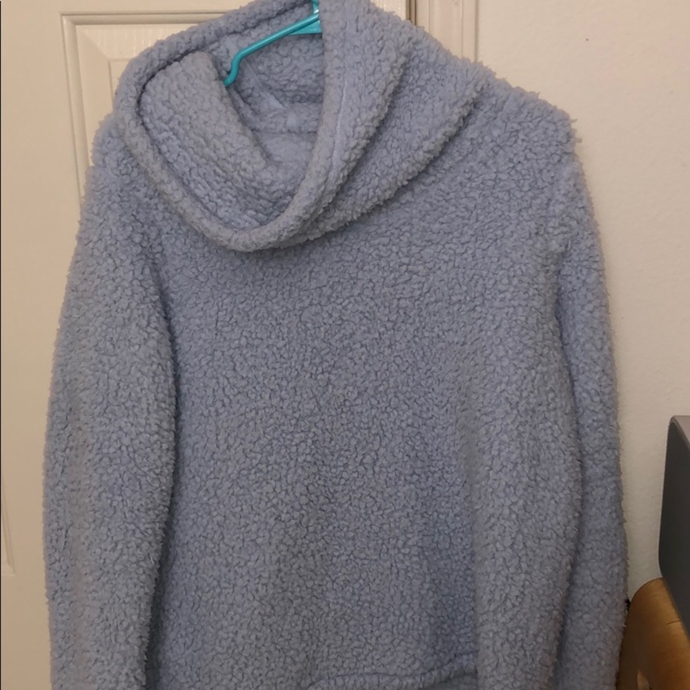 oversized turtleneck sweater